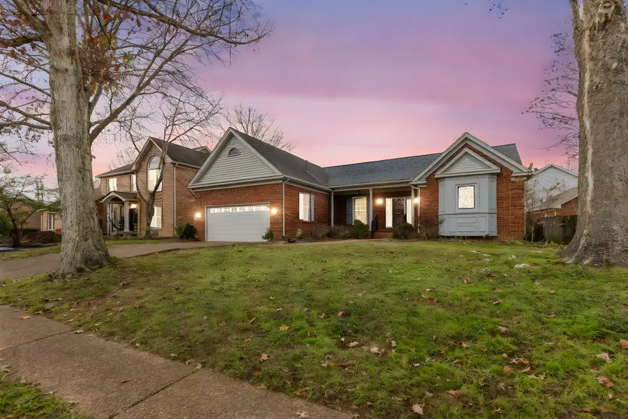7521 Staffordshire Dr, Nashville, TN 37221 - Image #2