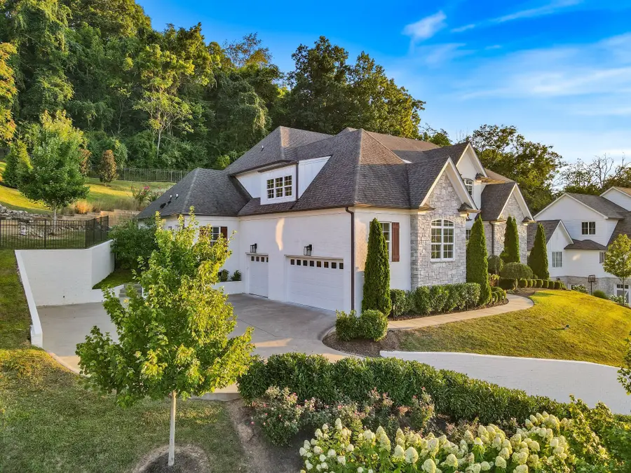 1023 Stockett Dr, Nashville, TN 37221 - Image #2