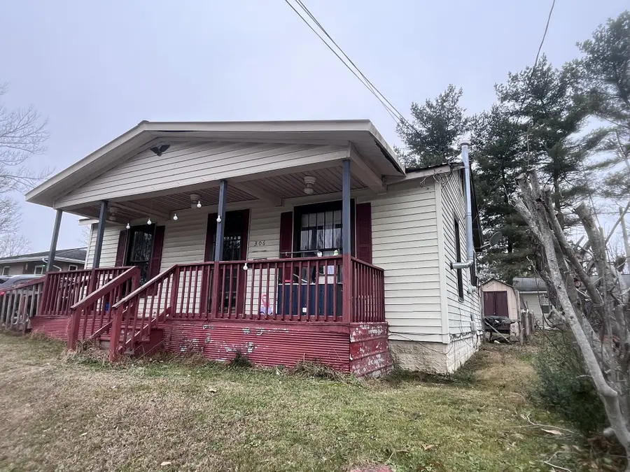 306 Jackson St, Smithville, TN 37166 - Image #2