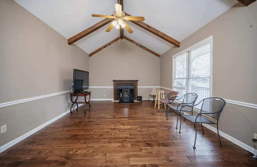 1061 Lakeland Dr, Gallatin, TN 37066 - Image #3