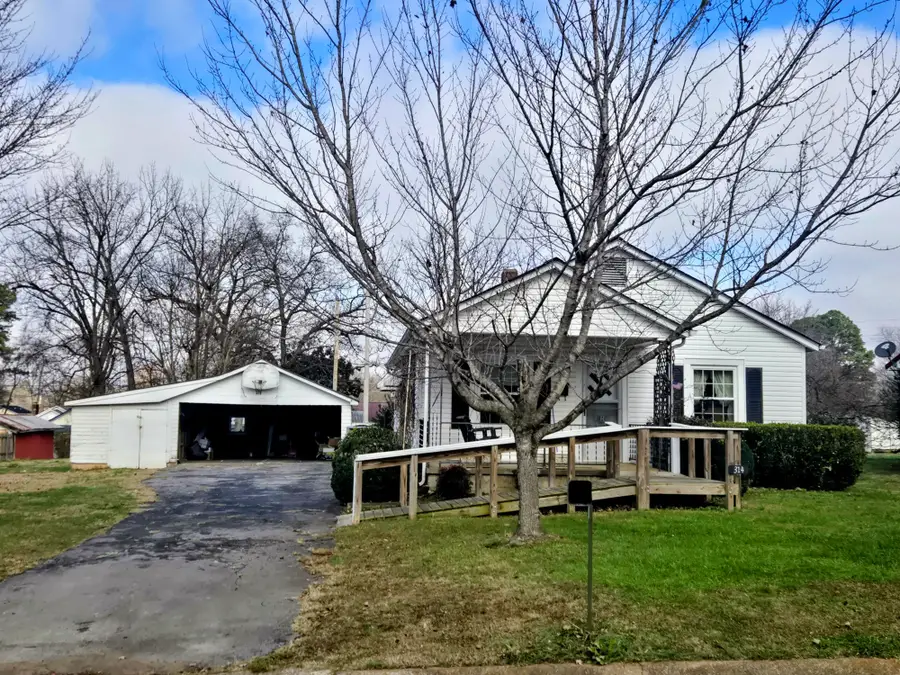 314 Debus St, Lawrenceburg, TN 38464 - Image #3