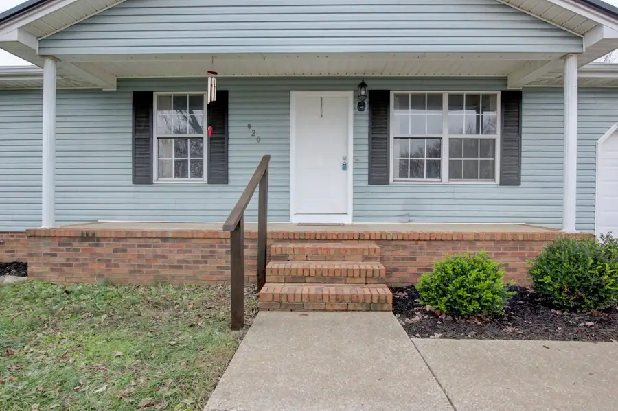 920 Linda Dr, Oak Grove, KY 42262 - Image #2