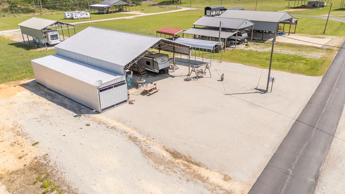 1008 Wc Pickett, Clifton, TN 38425 - #1