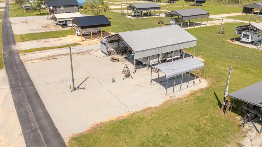 1008 Wc Pickett, Clifton, TN 38425 - #3