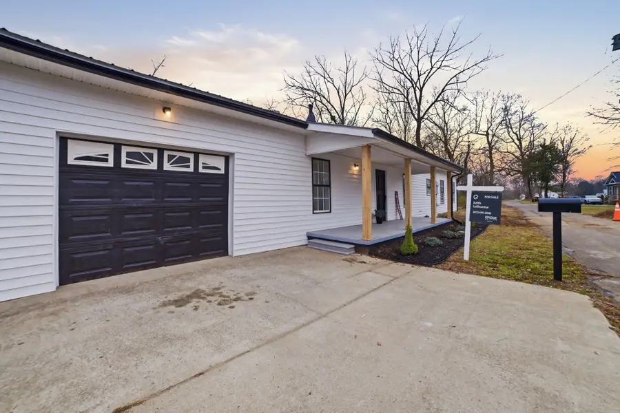 203 E Duffle St, Waverly, TN 37185 - Image #3