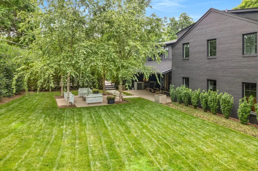 2804 Hawthorne Pl, Nashville, TN 37212 - #3