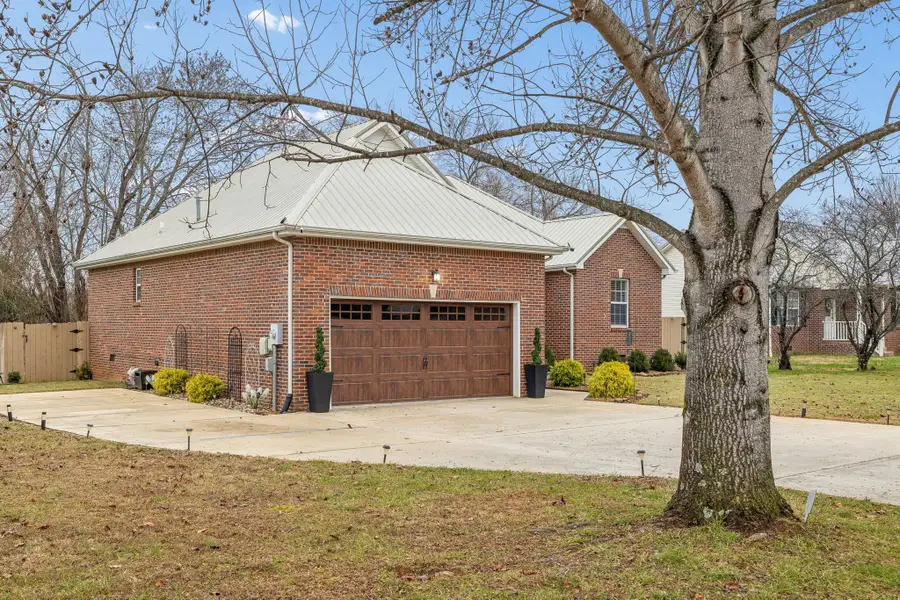 196 Brookfield Cir, Winchester, TN 37398 - Image #3