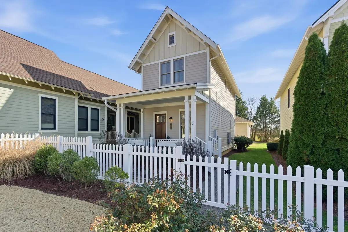 1073 Rochelle Ave, Thompsons Station, TN 37179 - #1