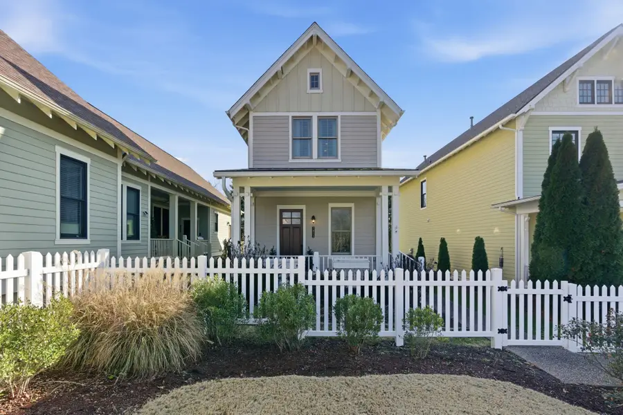 1073 Rochelle Ave, Thompsons Station, TN 37179 - #2