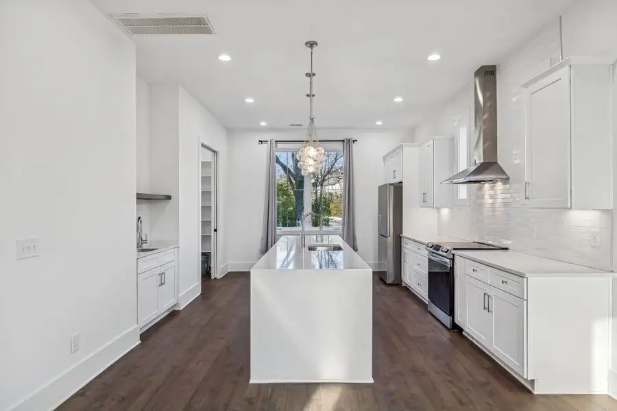 2050 Mckinley St, Nashville, TN 37207 - Image #2