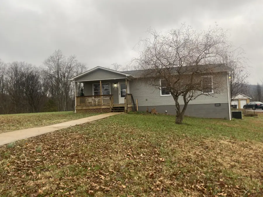 575 Simmons Cemetery Rd, Quebeck, TN 38579 - Image #2