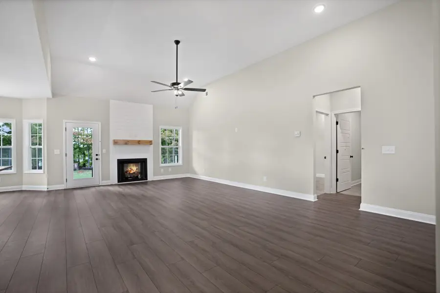 502 N Halifax Ct, Clarksville, TN 37040 - Image #3