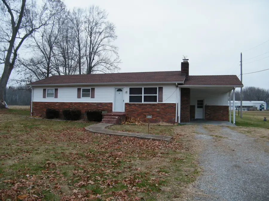 495 Froedge Dr, Lafayette, TN 37083 - Image #3