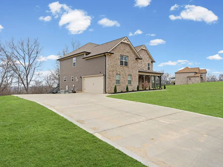 267 Alonzo Pl, Cunningham, TN 37052 - Image #2