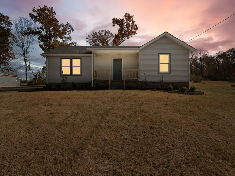 978 Long Beech Dr, Clarksville, TN 37042 - Image #2