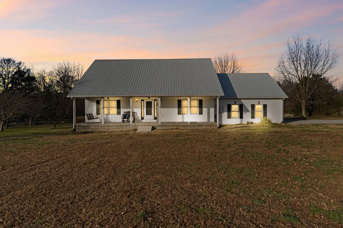 954 Newt Vanattia Rd, Hillsboro, TN 37342 - Image #1