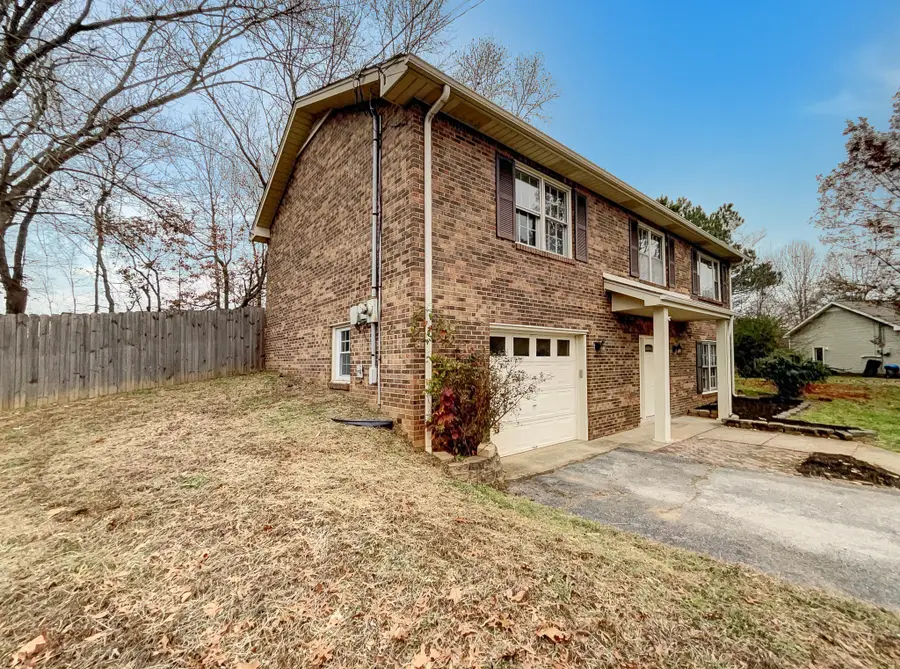 3799 Cloverbrook Dr, Clarksville, TN 37040 - Image #2