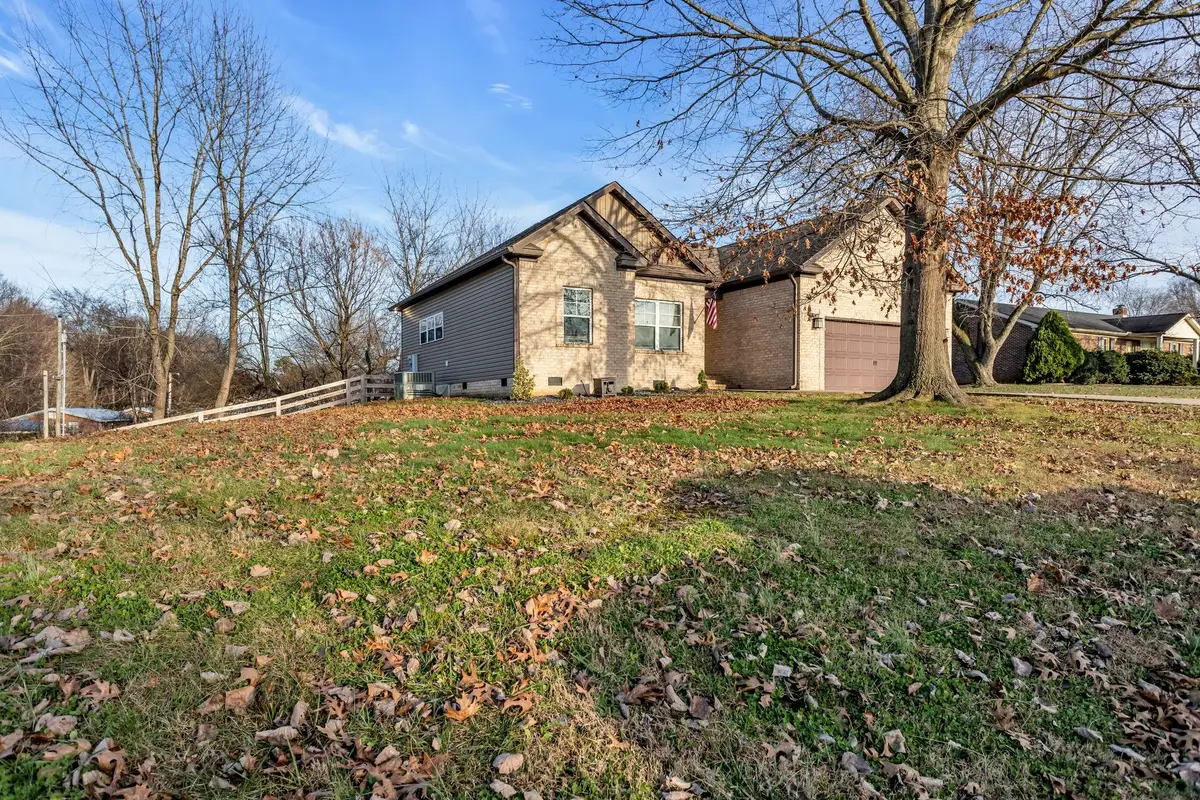 724 Redwood Cir, Columbia, TN 38401 - Image #1