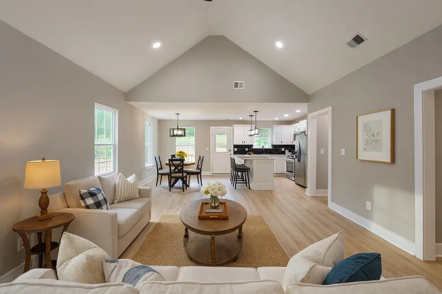 215 Garwood Dr, Nashville, TN 37210 - Image #3