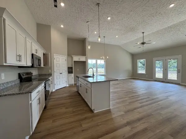 8 Laurel View St, Manchester, TN 37355 - Image #3