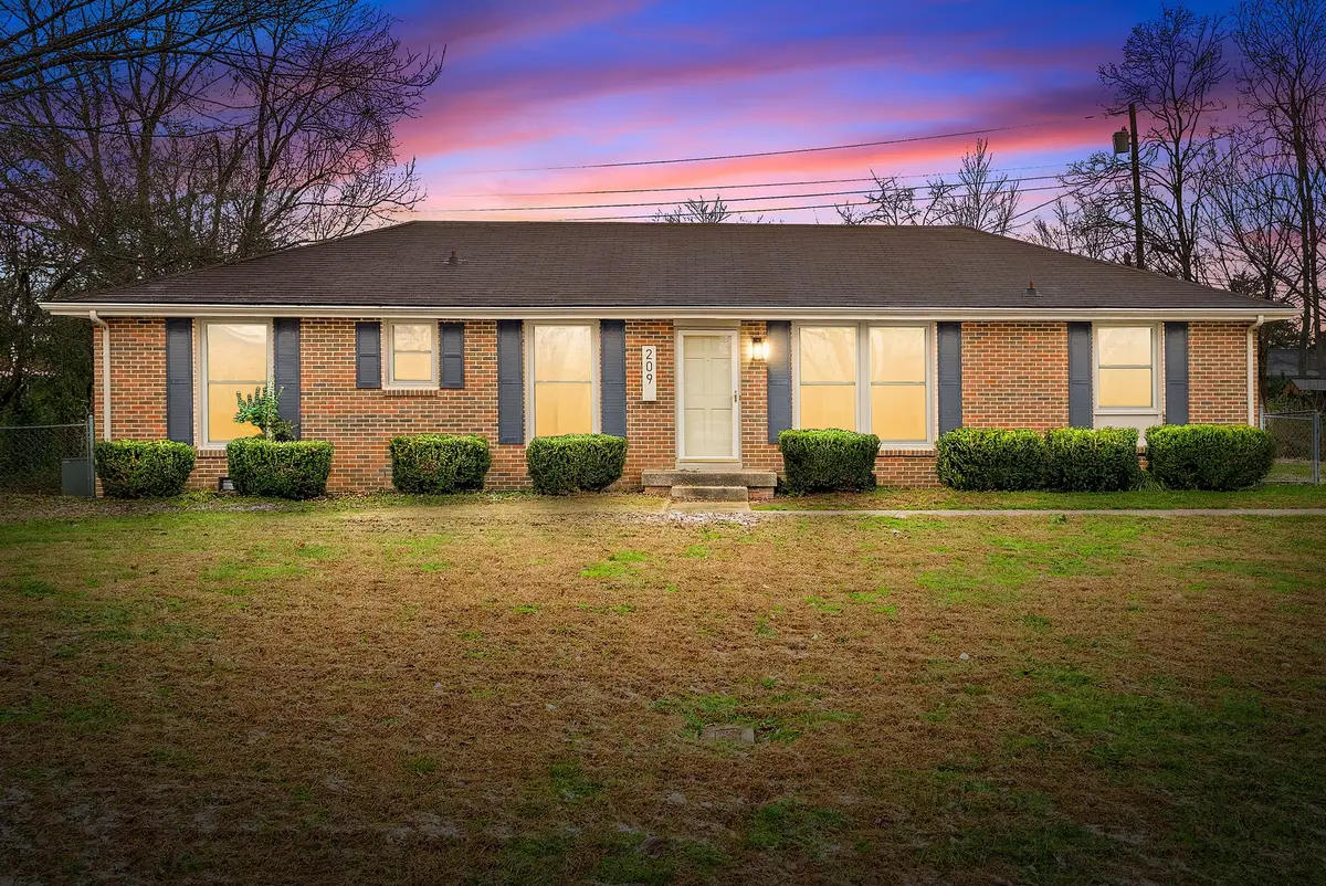 209 Maplewood Dr, Clarksville, TN 37042 - Image #1