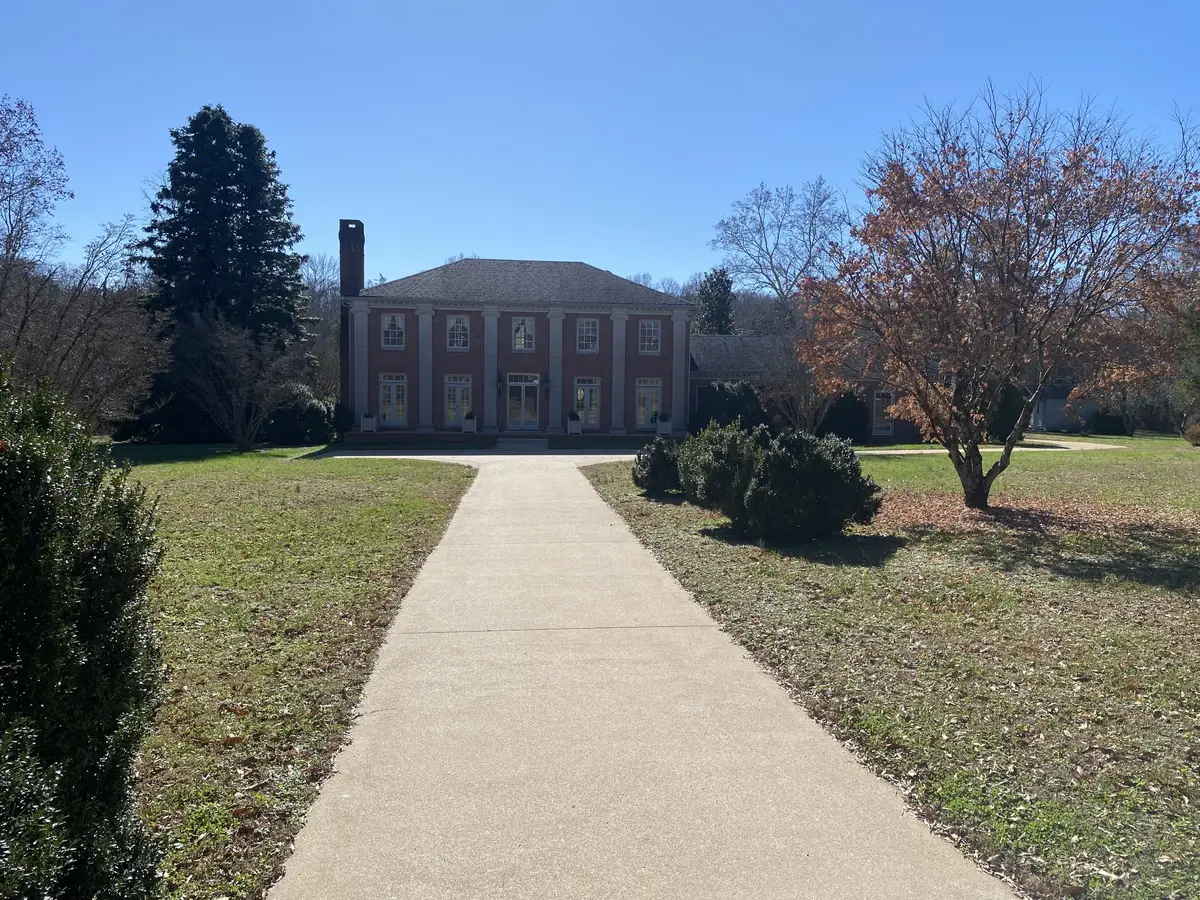 1099 E Gaines St, Lawrenceburg, TN 38464 - Image #1