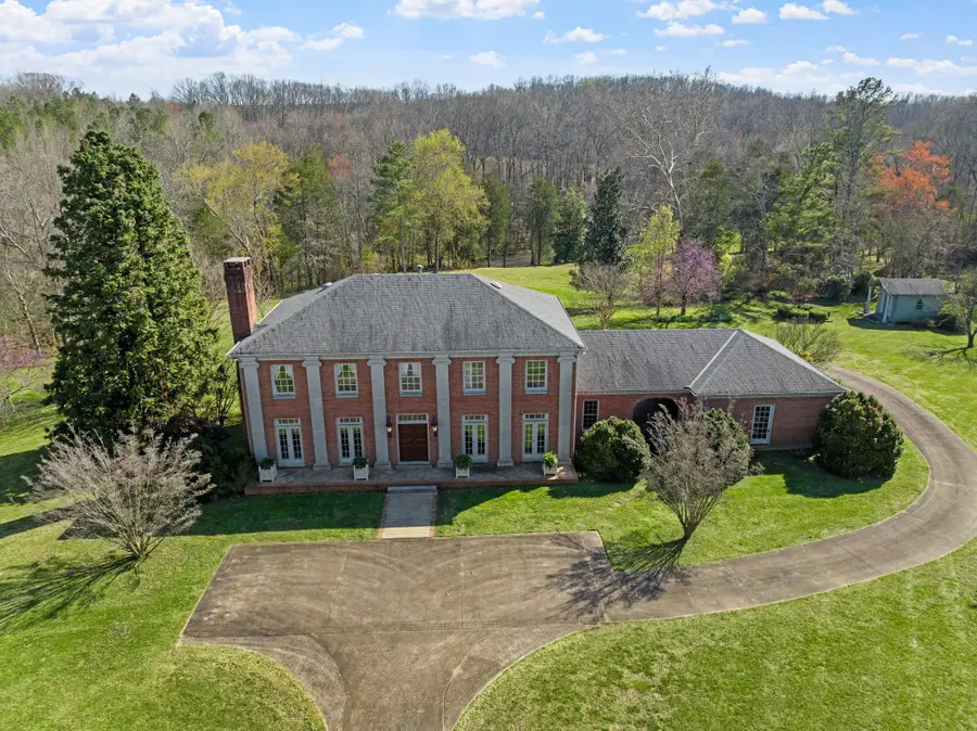 1099 E Gaines St, Lawrenceburg, TN 38464 - Image #2