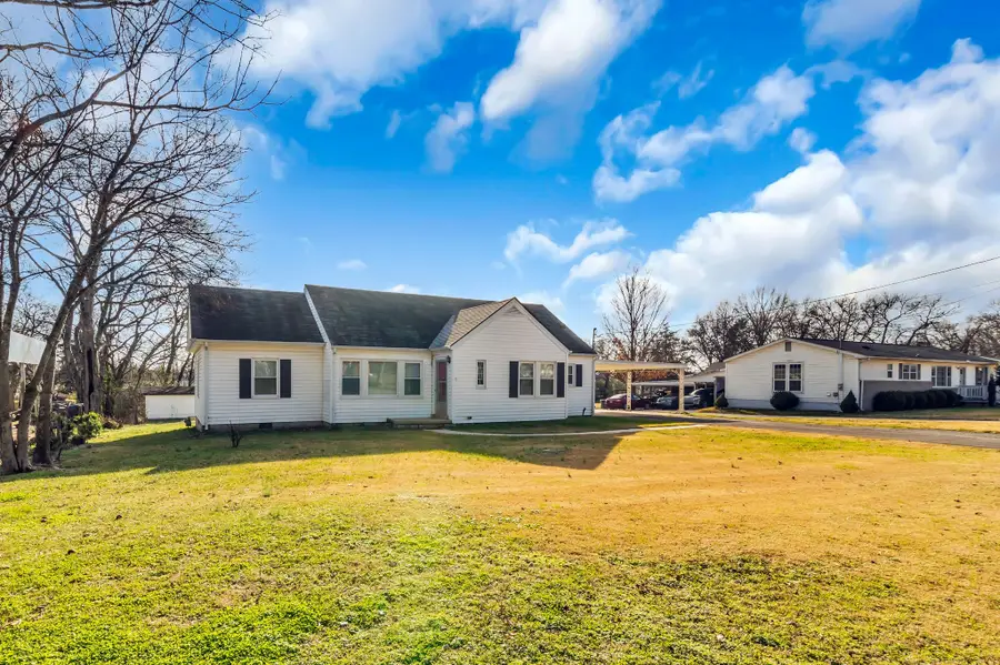 208 Hickory Dr, Shelbyville, TN 37160 - Image #2