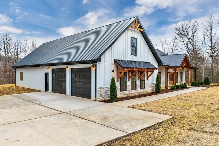 2024 Trace Creek Rd, Centerville, TN 37033 - Image #3