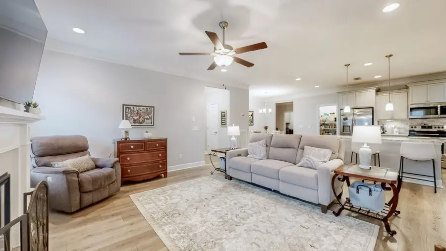 2460 Stonecenter Ln, Murfreesboro, TN 37128 - Image #2