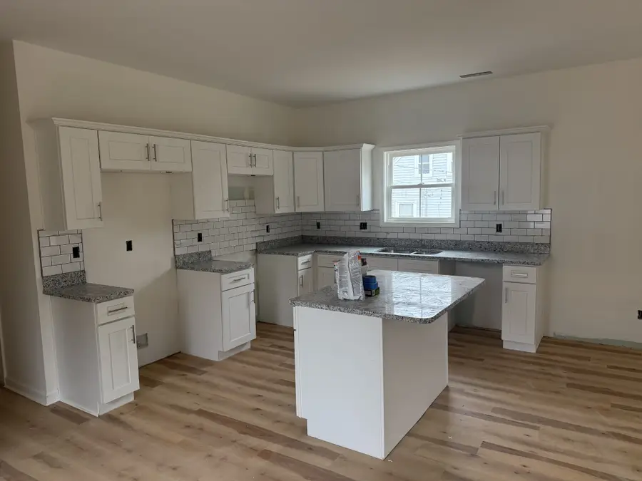 811 Gracey Ave, Clarksville, TN 37040 - Image #3