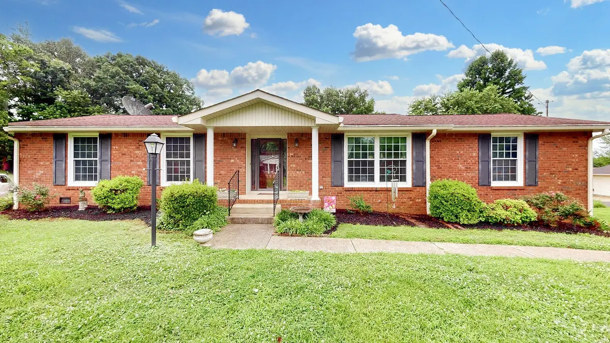 521 Columbus Dr, Hermitage, TN 37076 - Image #1