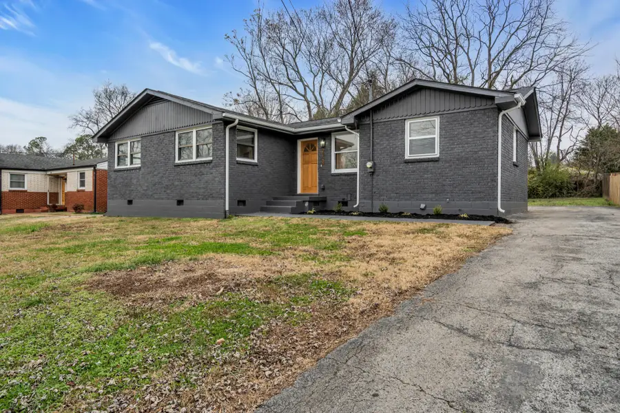 2704 Mckeige Dr, Nashville, TN 37214 - Image #2