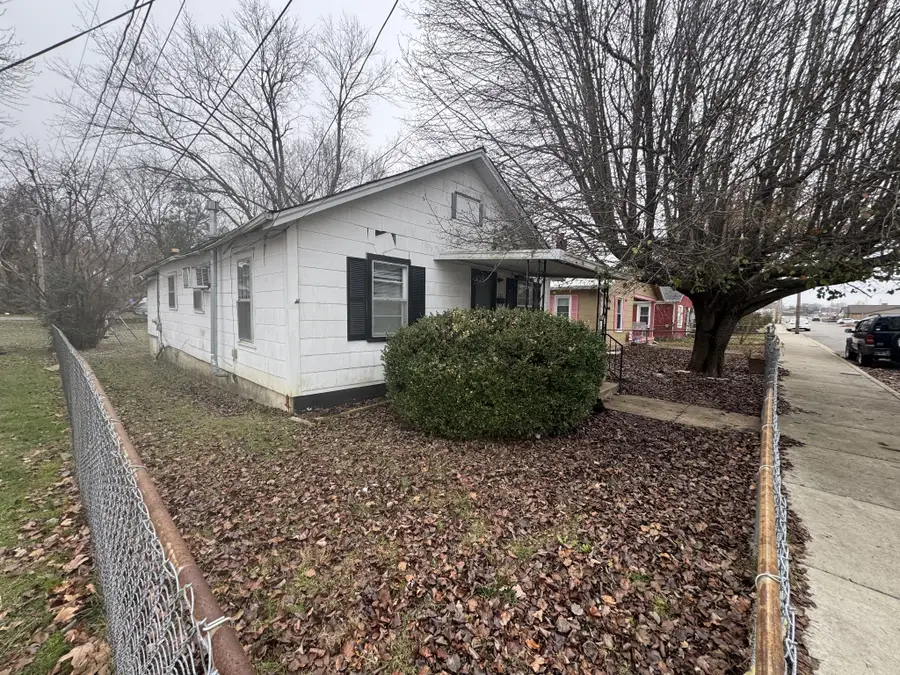 121 Sylvis St, Dickson, TN 37055 - Image #3