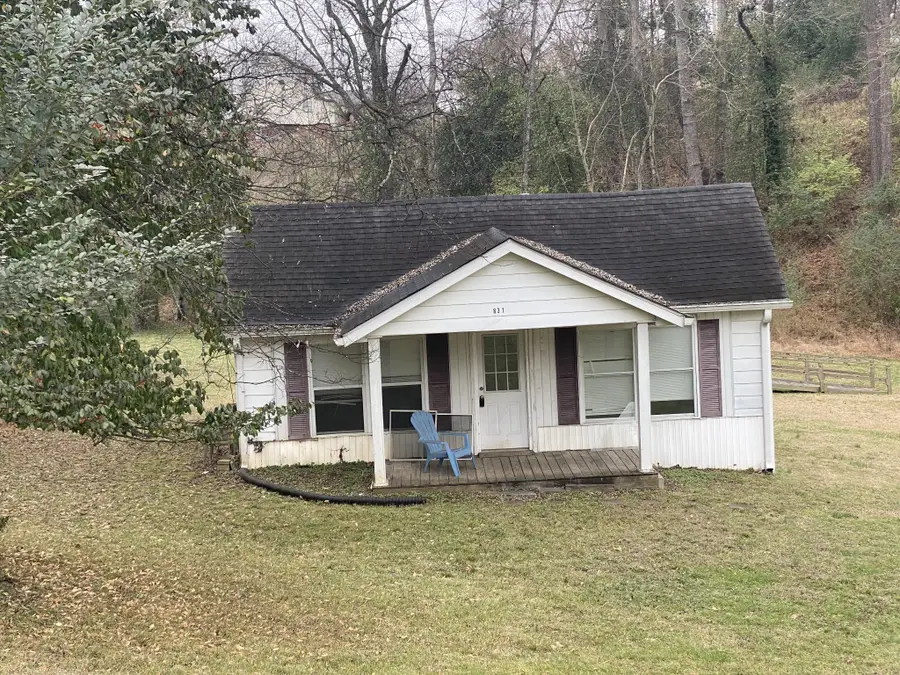 831 Cumberland Dr, Clarksville, TN 37040 - Image #2