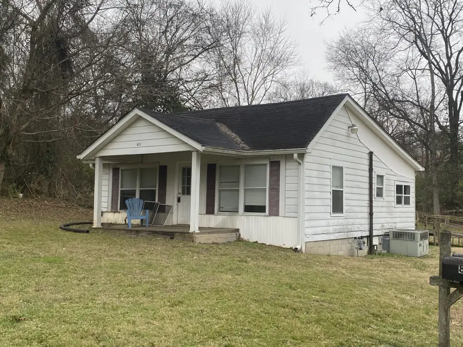 831 Cumberland Dr, Clarksville, TN 37040 - Image #3