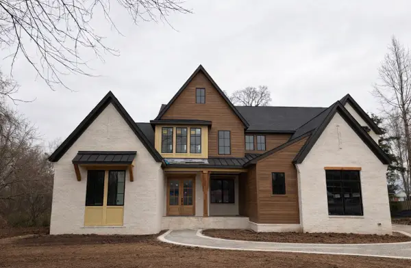 6804 Fleetwood Dr, Nashville, TN 37205