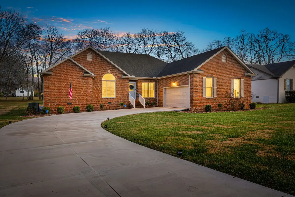 103 Laurelwood Dr, Shelbyville, TN 37160 - Image #1