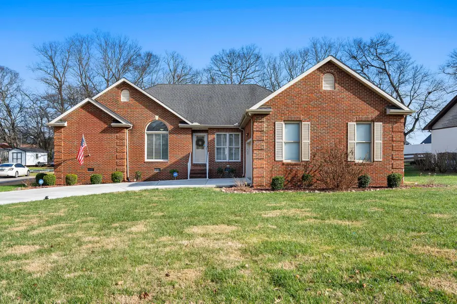 103 Laurelwood Dr, Shelbyville, TN 37160 - Image #2