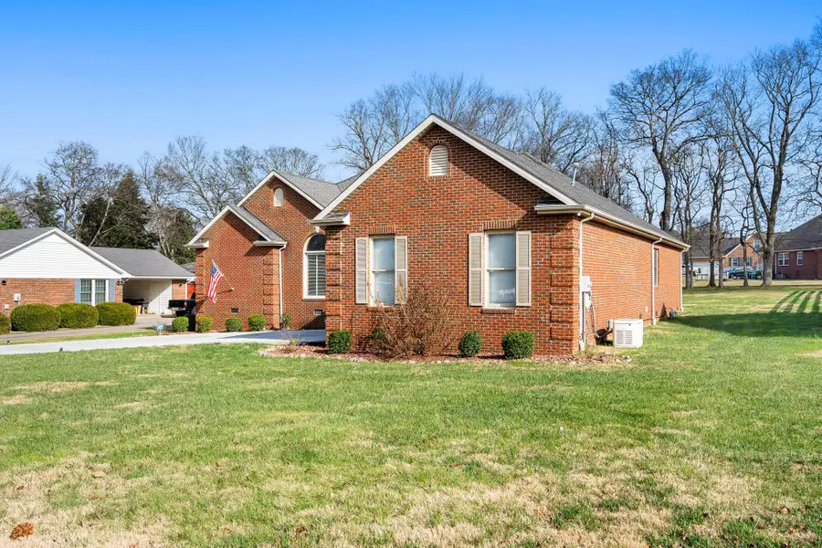 103 Laurelwood Dr, Shelbyville, TN 37160 - Image #3