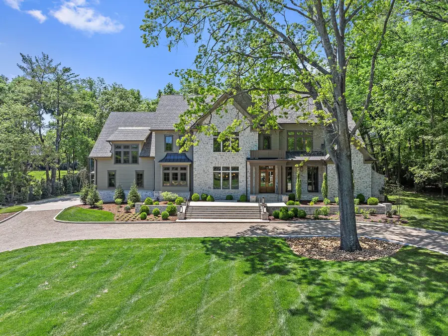 705 Darden Pl, Nashville, TN 37205 - Image #2