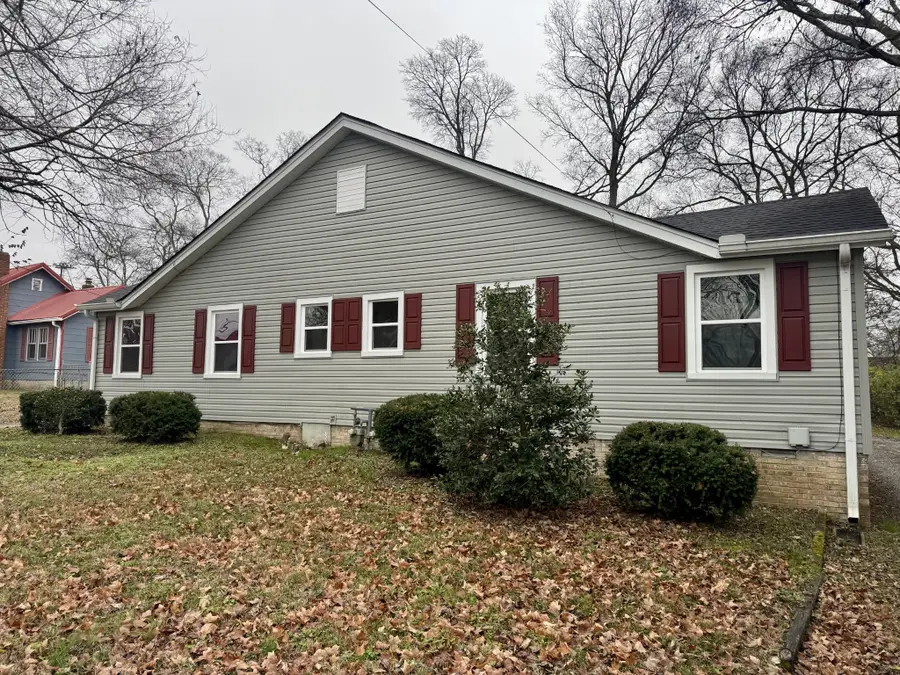 305 E Park Ave, Gallatin, TN 37066 - Image #2