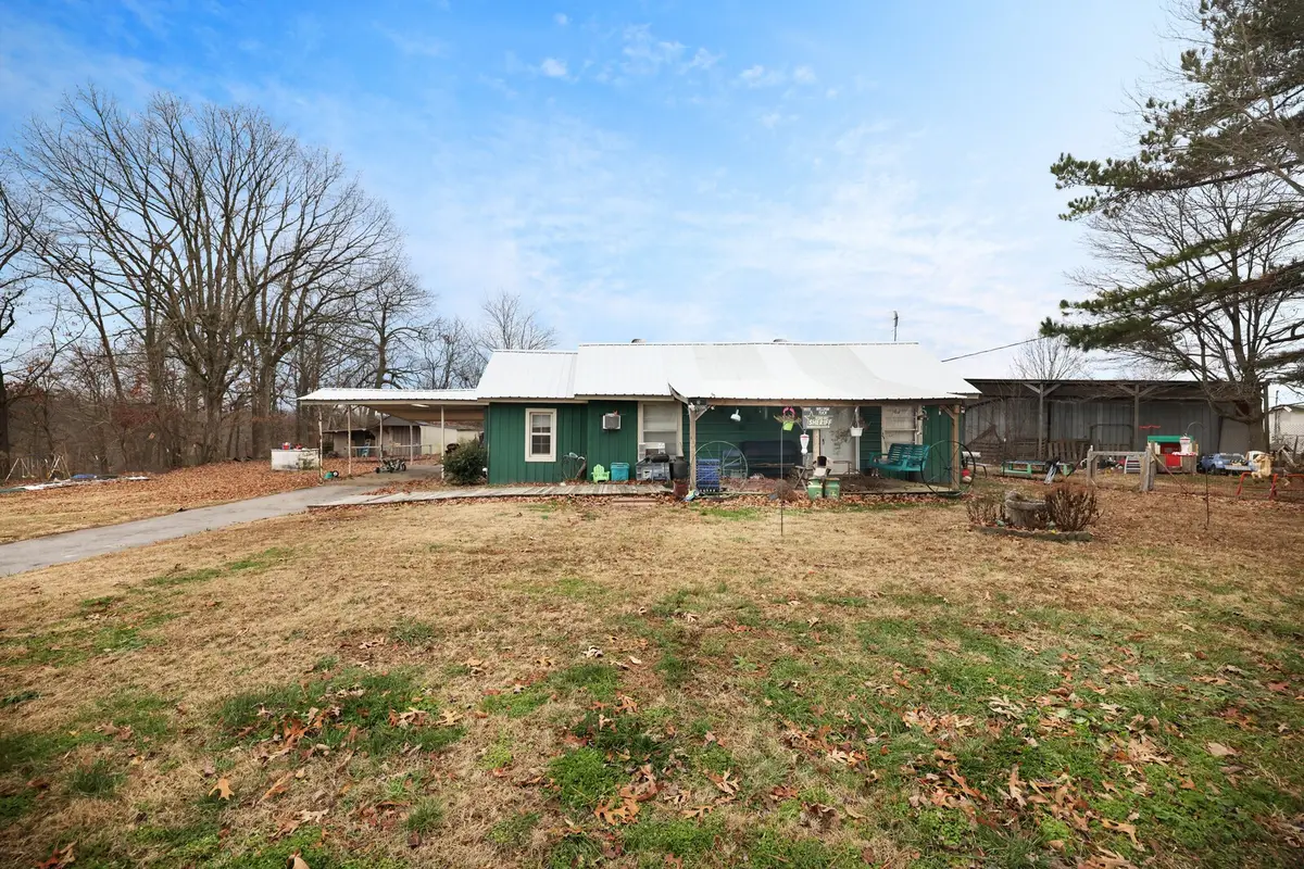 1701 Wixtown Rd, Westmoreland, TN 37186 - Image #1
