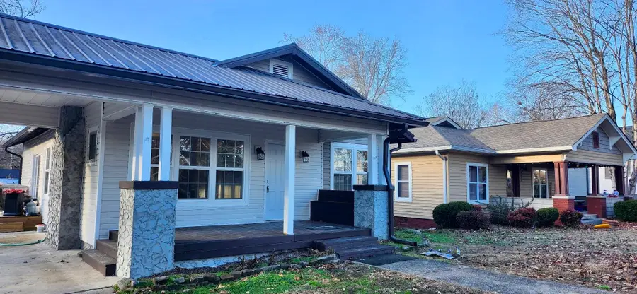 1322 Pennsylvania Avenue, Etowah, TN 37331 - Image #2