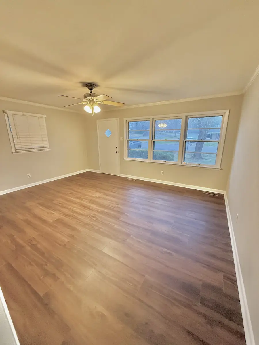 135 Donna Dr, Hopkinsville, KY 42240 - Image #2