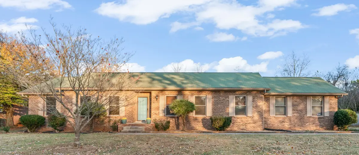 2402 Wiltshire Dr, Murfreesboro, TN 37129 - Image #1