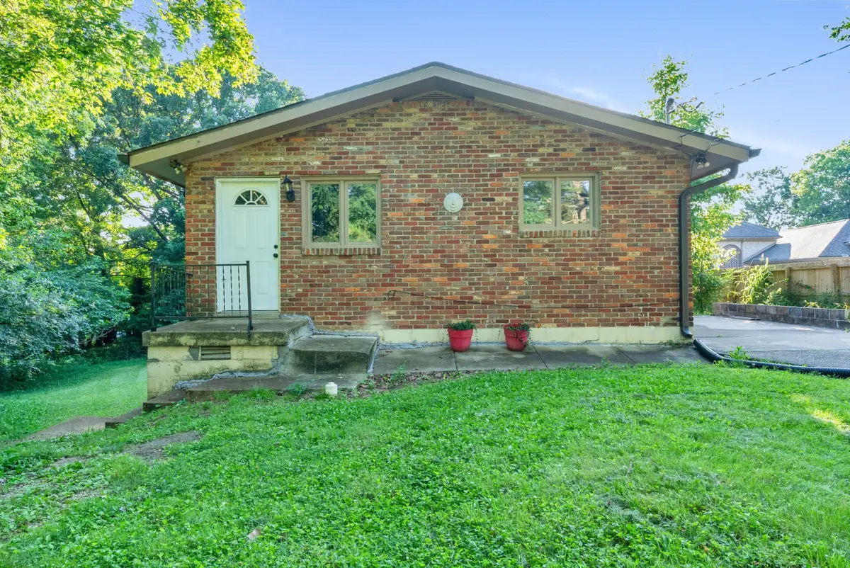 946 Greenwood Ave, Clarksville, TN 37040 - Image #1