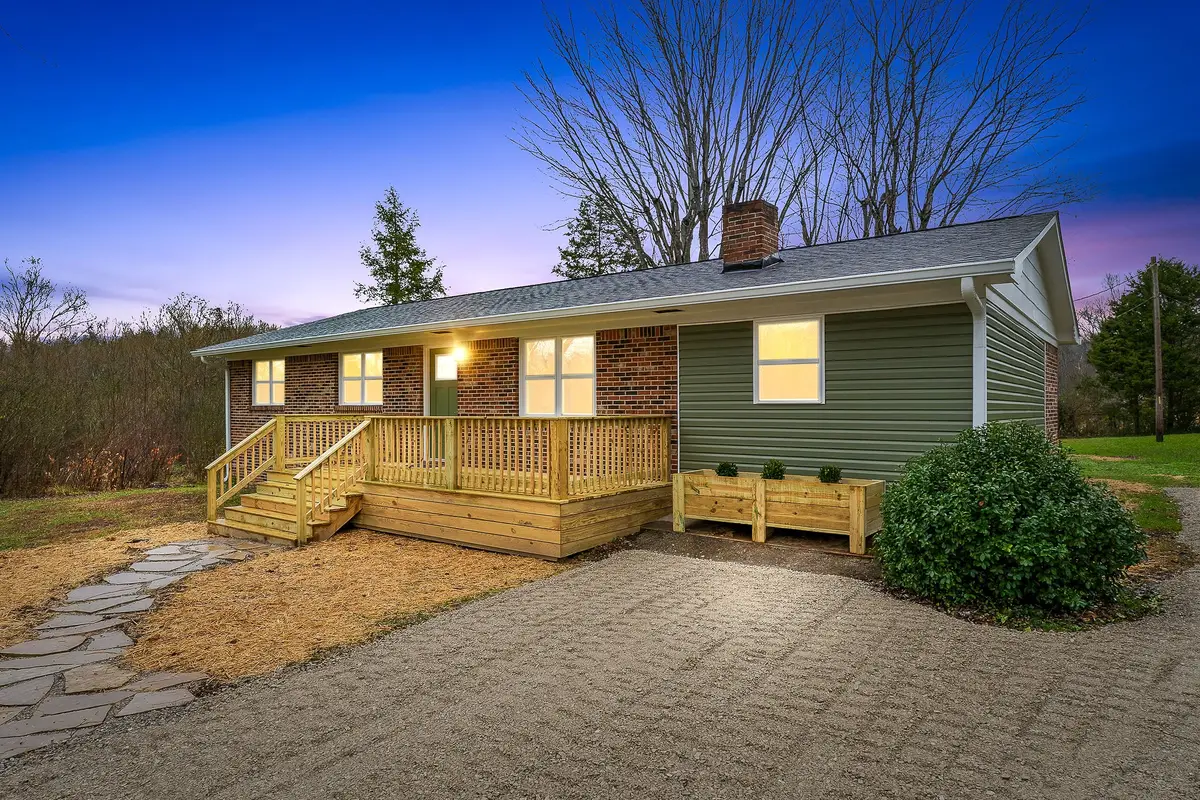 224 Lake St, Livingston, TN 38570 - Image #1