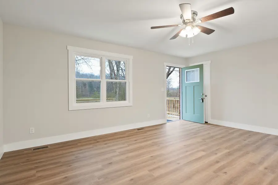 224 Lake St, Livingston, TN 38570 - Image #3