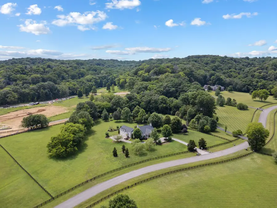 3615 Bear Creek Ln, Thompsons Station, TN 37179 - #2